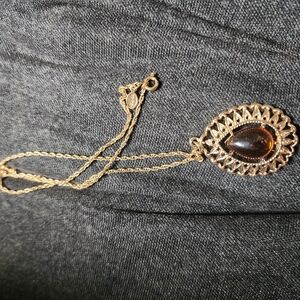Elegant Gold and Brown Pendant Necklace